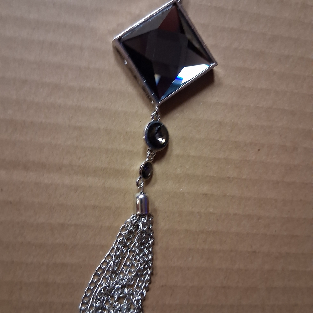 Elegant Silver and Black Pendant Necklace